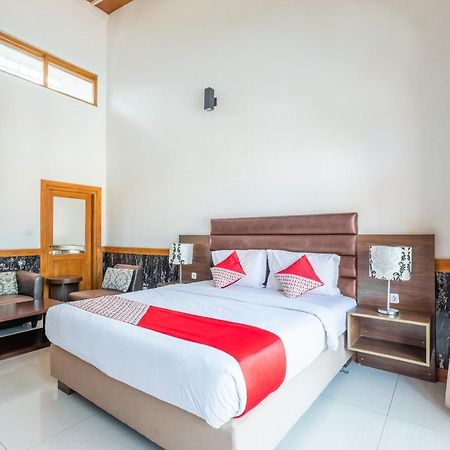 Oyo 1210 Nice Guesthouse Bandung Exterior photo