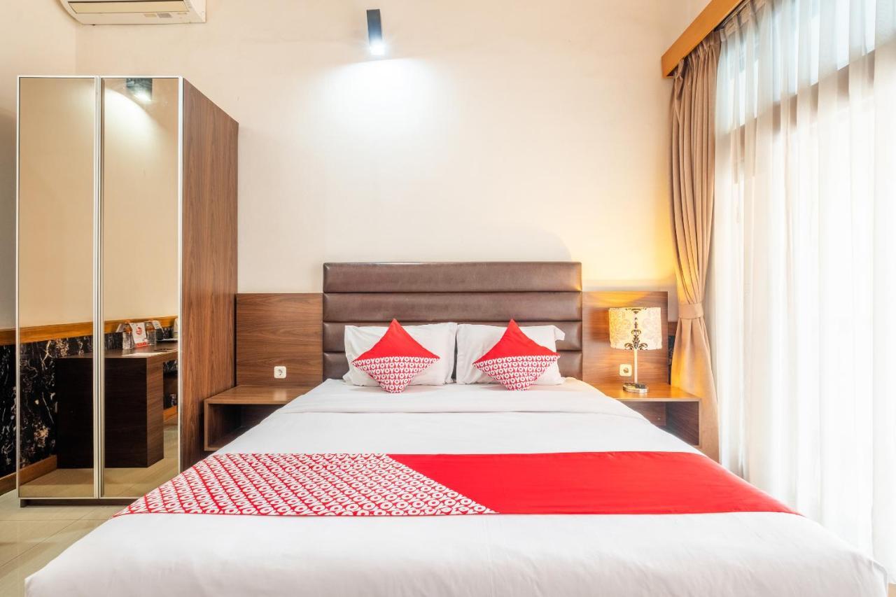 Oyo 1210 Nice Guesthouse Bandung Exterior photo